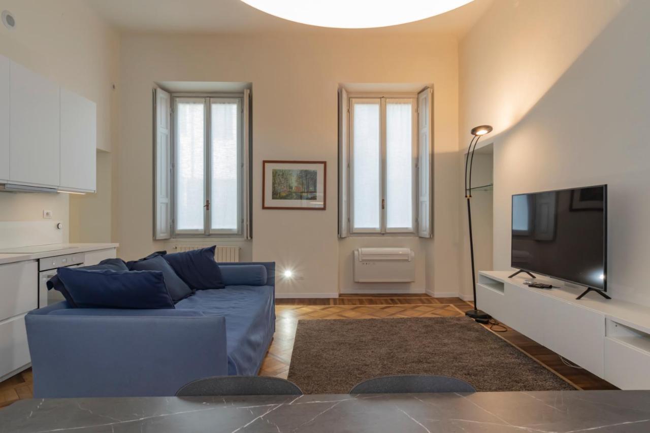 Luxury Apartment Near Duomo Italia 38 Milan Exterior photo